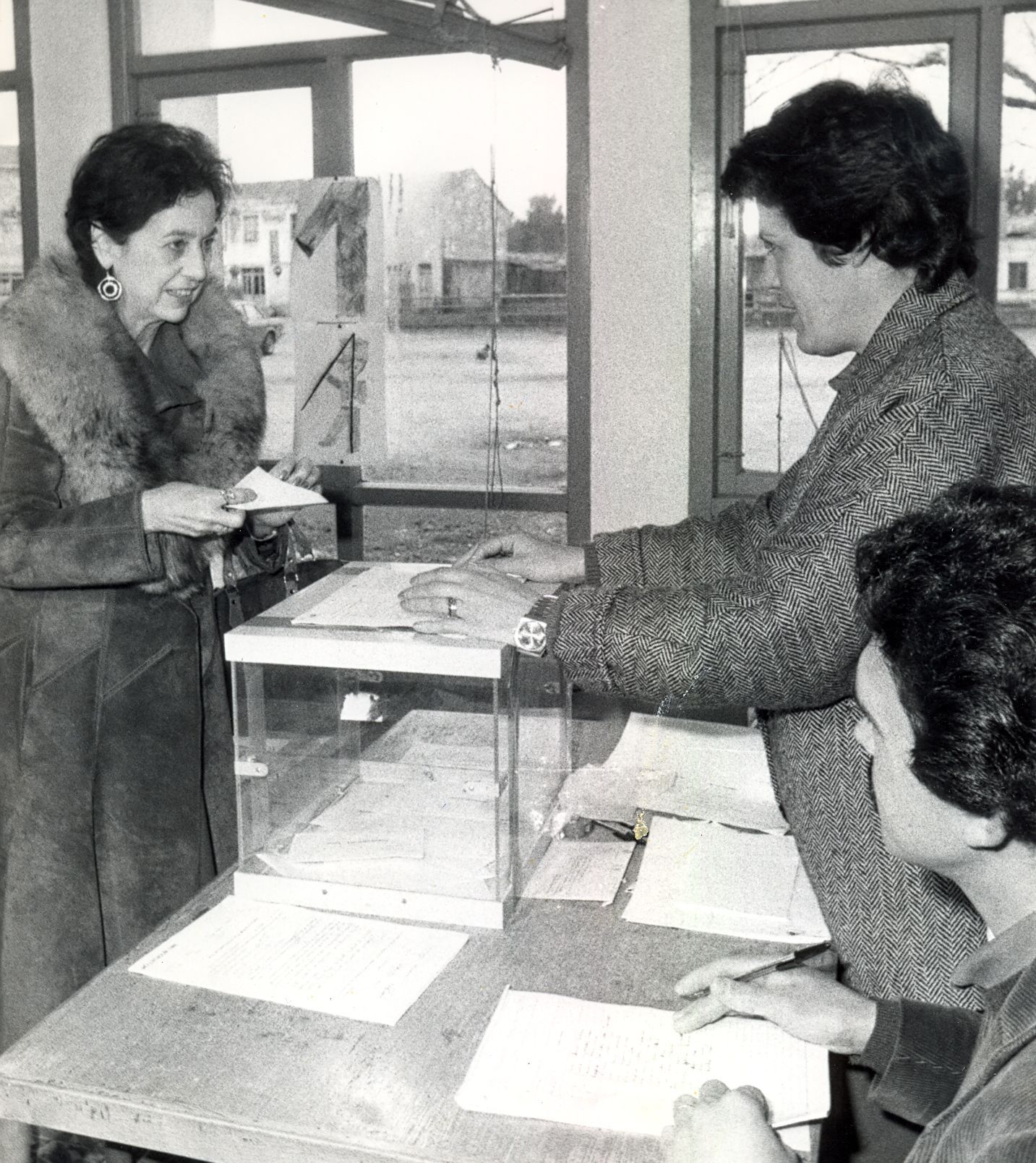 1986 - Votando en Xanceda referendum OTAN - Material cedido por El Correo Gallego.